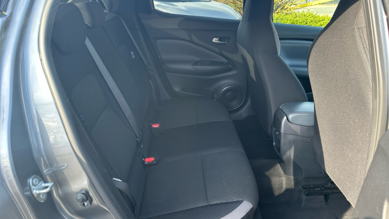 Nissan Juke 1.0 DiG-T 114 N-Connecta 5dr Petrol Hatchback